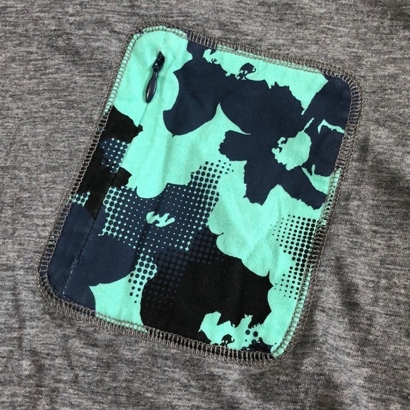 Puma tee size XL (fits like L) - Picture 3 of 9